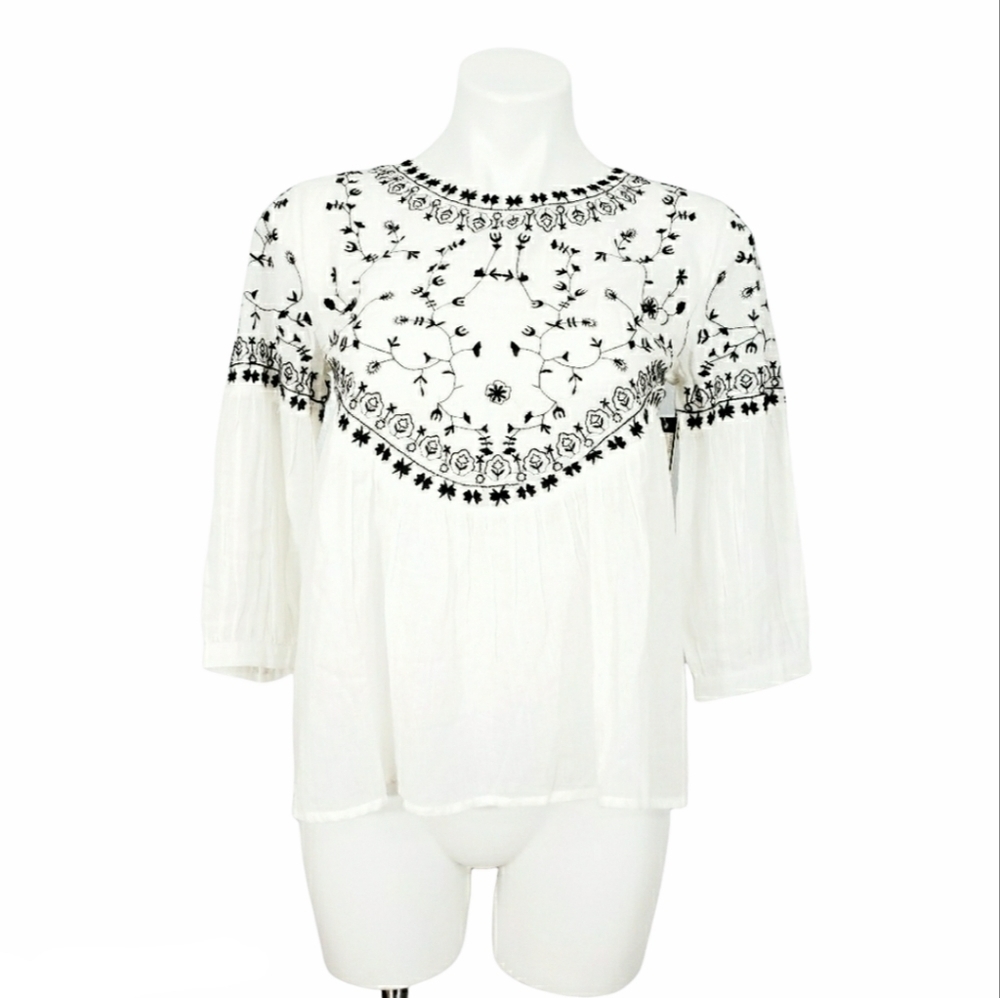 Romeo & Juliet Couture White & Black Embroidered Peasant Pleated Blouse Top
